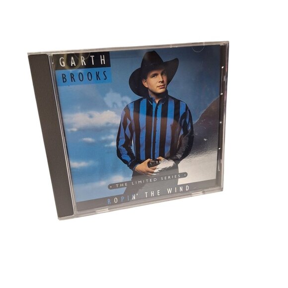 Garth Brooks CDs Roping Wind Limited Series Edition Pre-owned Vintage Blue Shirt - Picture 1 of 6